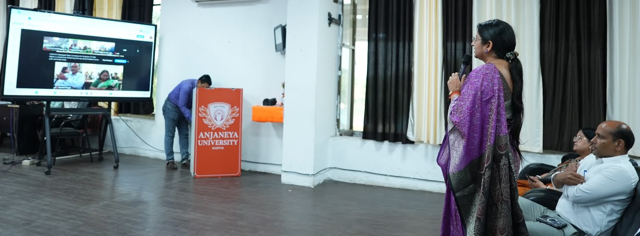 छह विश्वविद्यालयों में एक साथ रक्षक पाठ्यक्रम के बच्चो का हुआ दीक्षारंभ